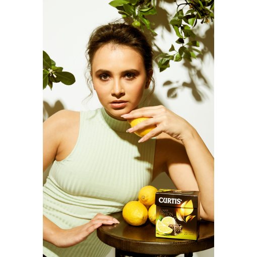 Curtis Napfényes Citrom, ízesített fekete tea piramis-filterben, 20x1,7gr