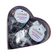 Lovaré Tea With Love, prémium piramid teák szív dobozban: Stawberry & Melone + Persimmon + Saffron,  (Fekete Teák) 34 filteres